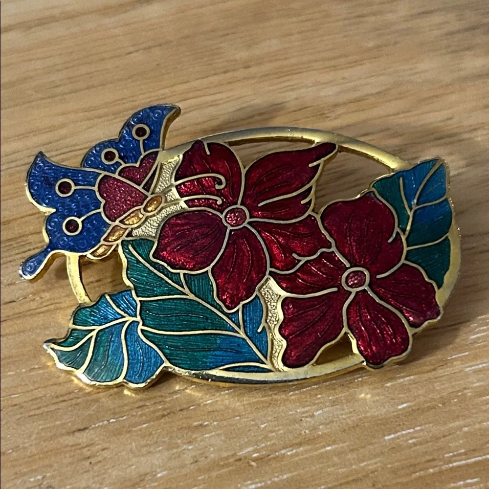 Butterfly Brooch with flowers Design Cloisinne